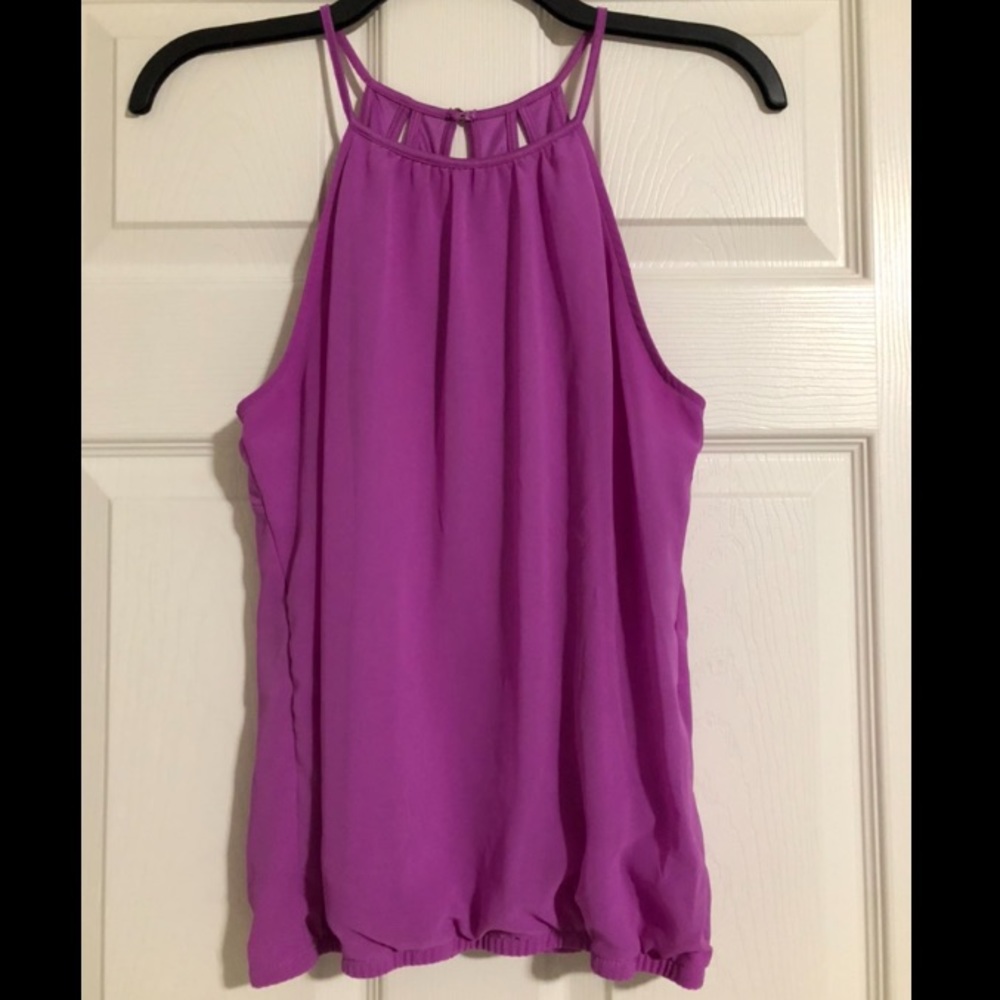 ✨NWT bright pink Express top✨